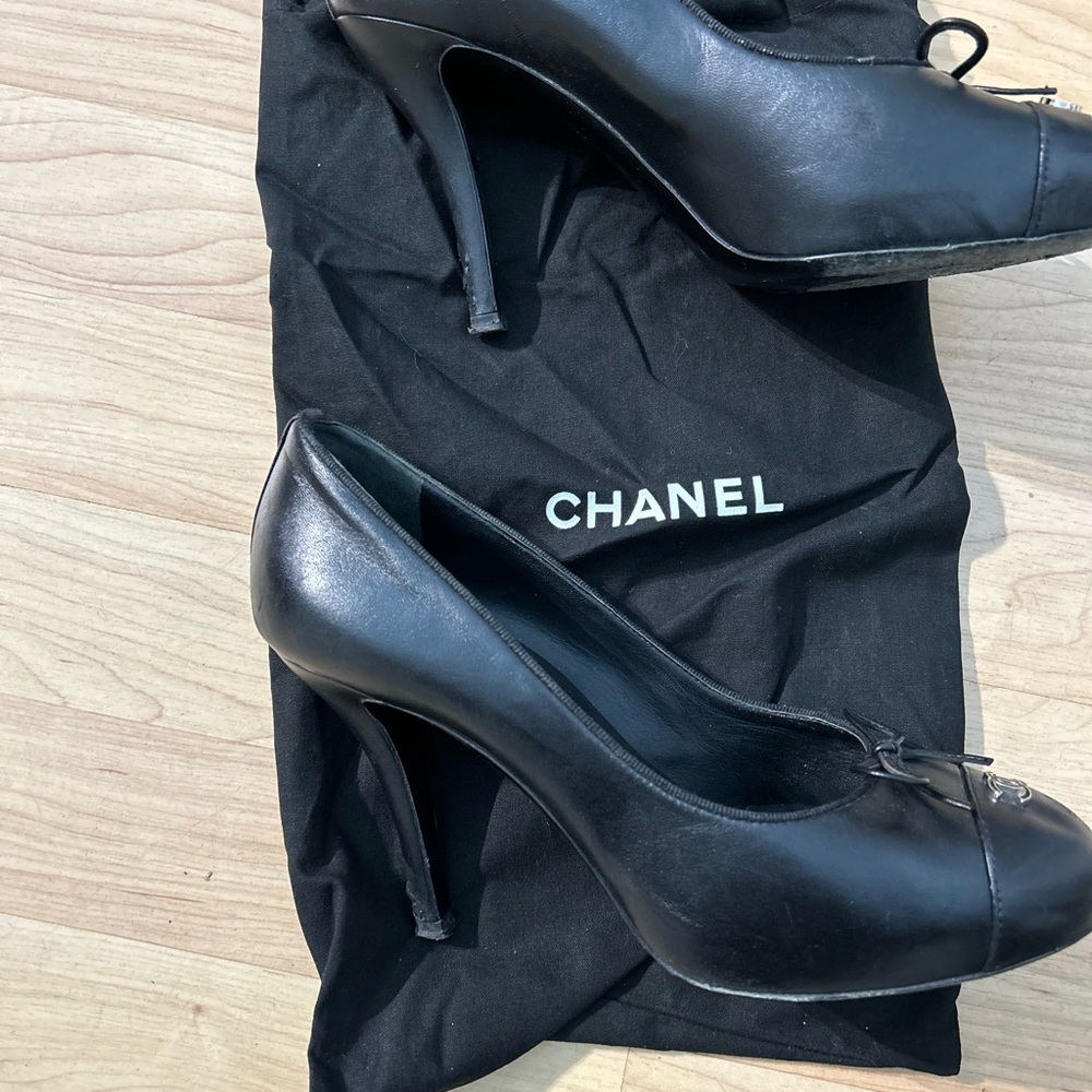 Chanel Pumps -USED AUTHENTIC - Picture 6 of 9